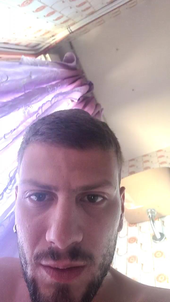 Maxim2707 live cam model at Cam4