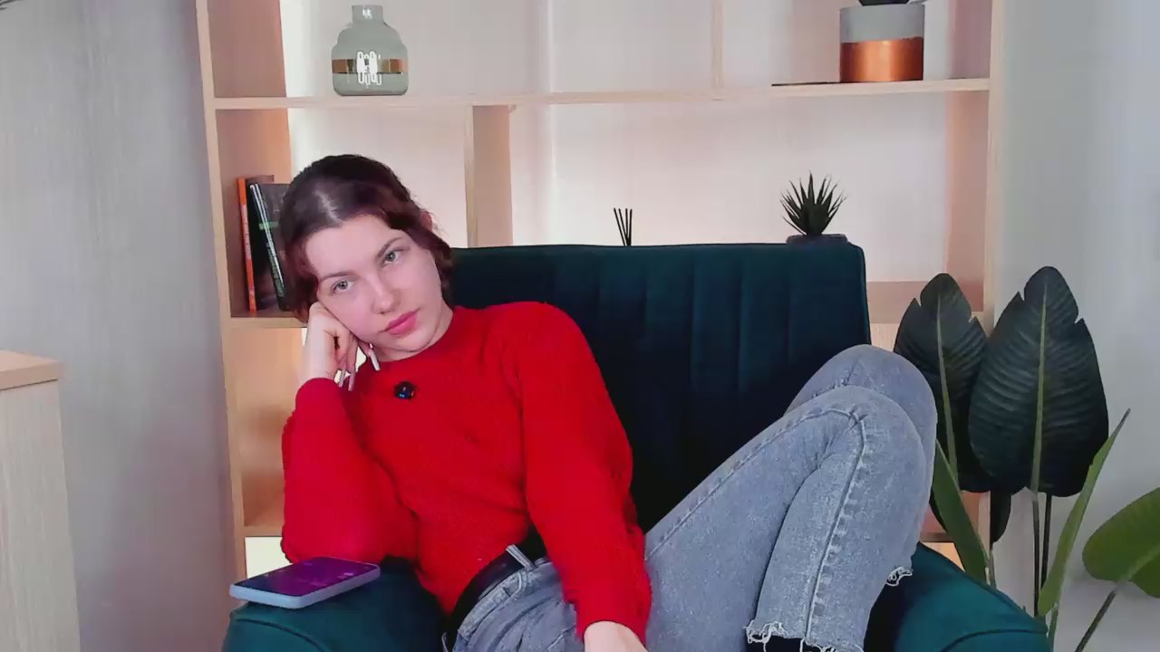 MayaCallegari live cam model at Cam4