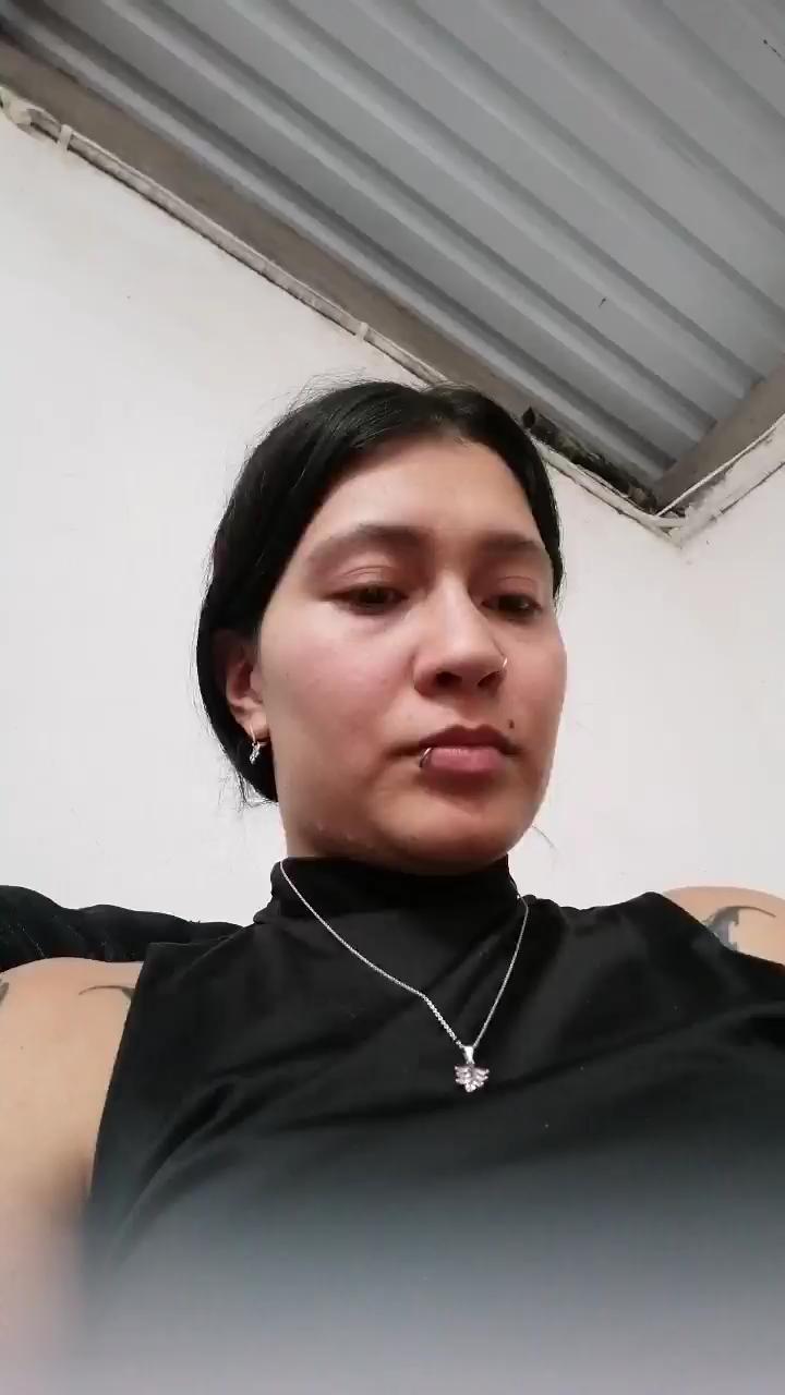 Mia_sr01 live cam model at Cam4