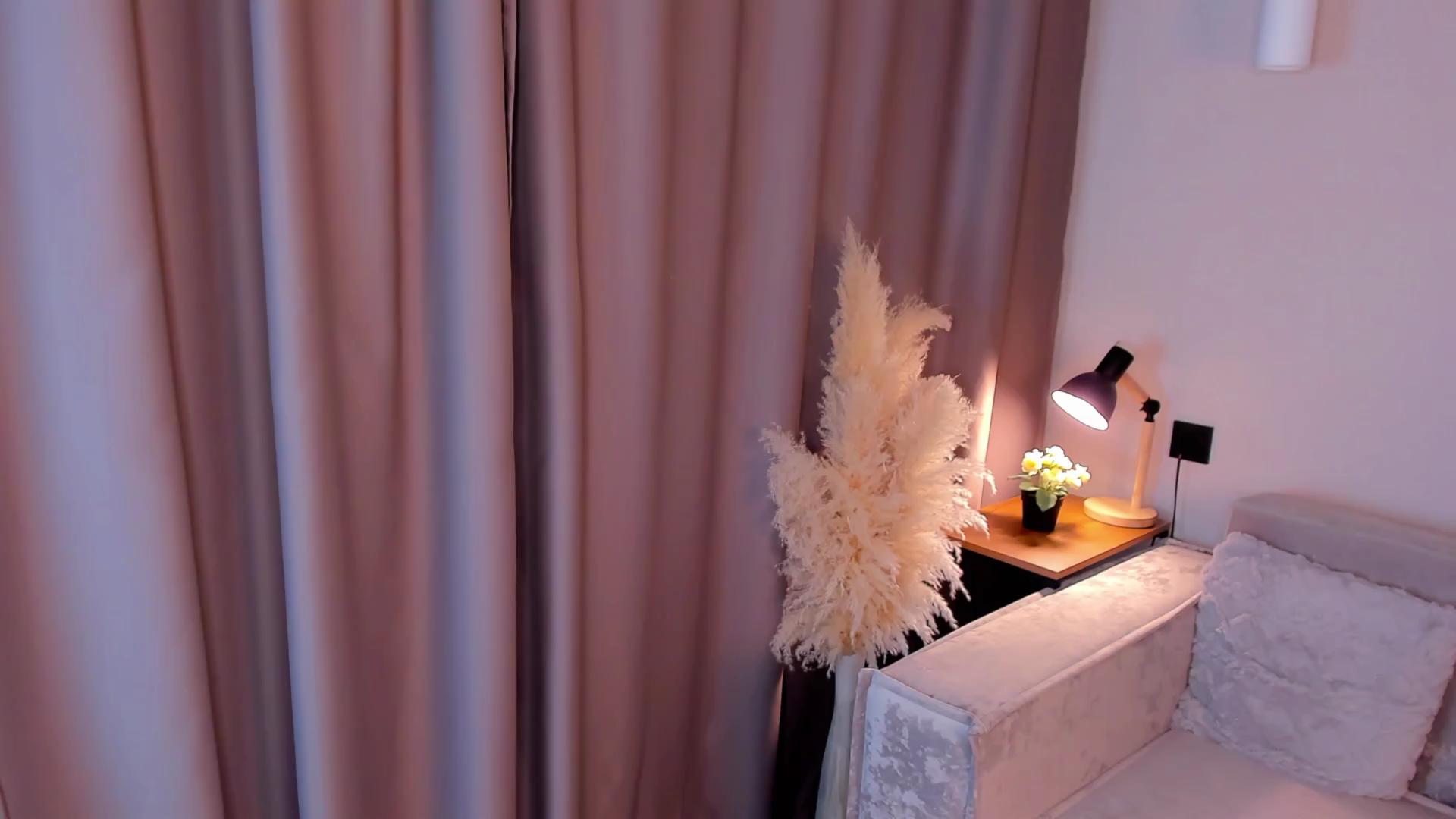 MonikaGreens live cam model at Cam4
