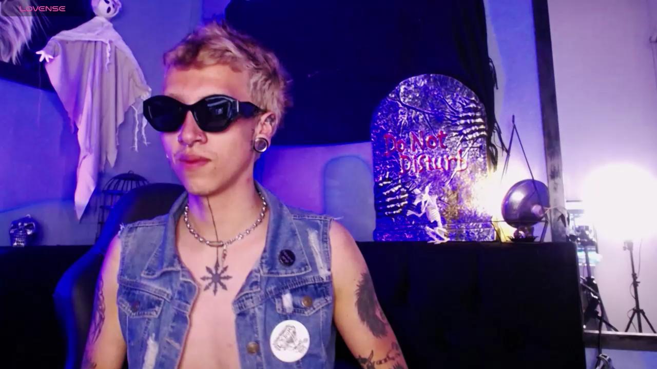 Murdok_21 live cam model at Cam4