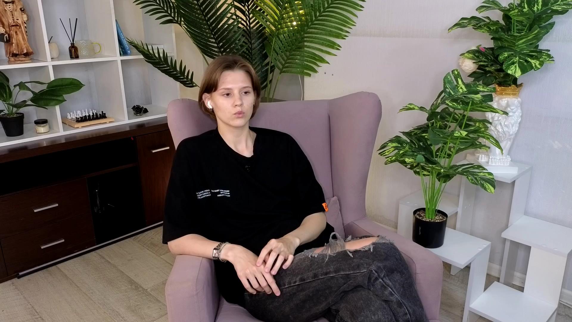 Watch MyeshaPorep live on cam on Cam4