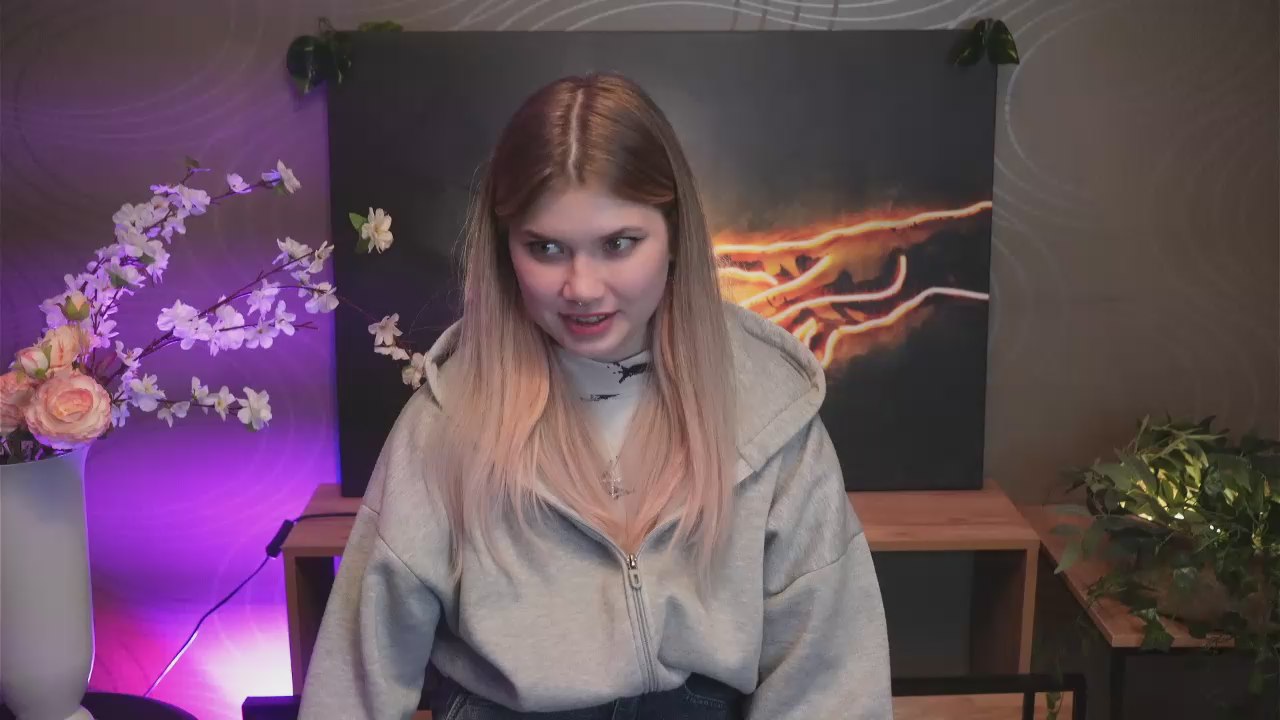 NidiaVilchis live cam model at Cam4
