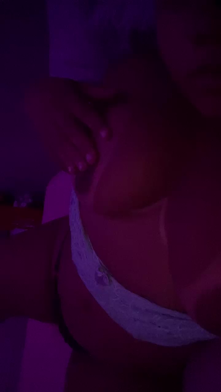  NinfetinhaGG chat room