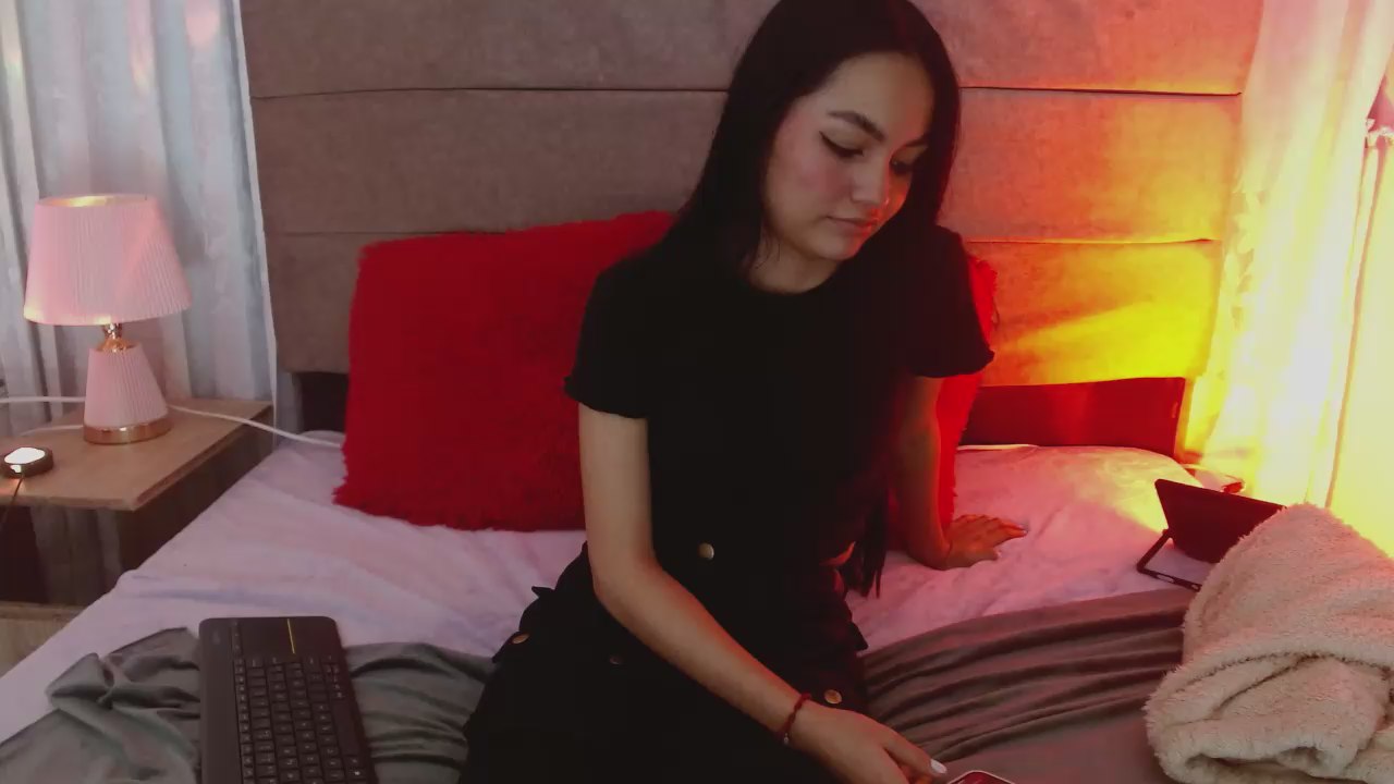 Olivia_Petit live cam model at Cam4