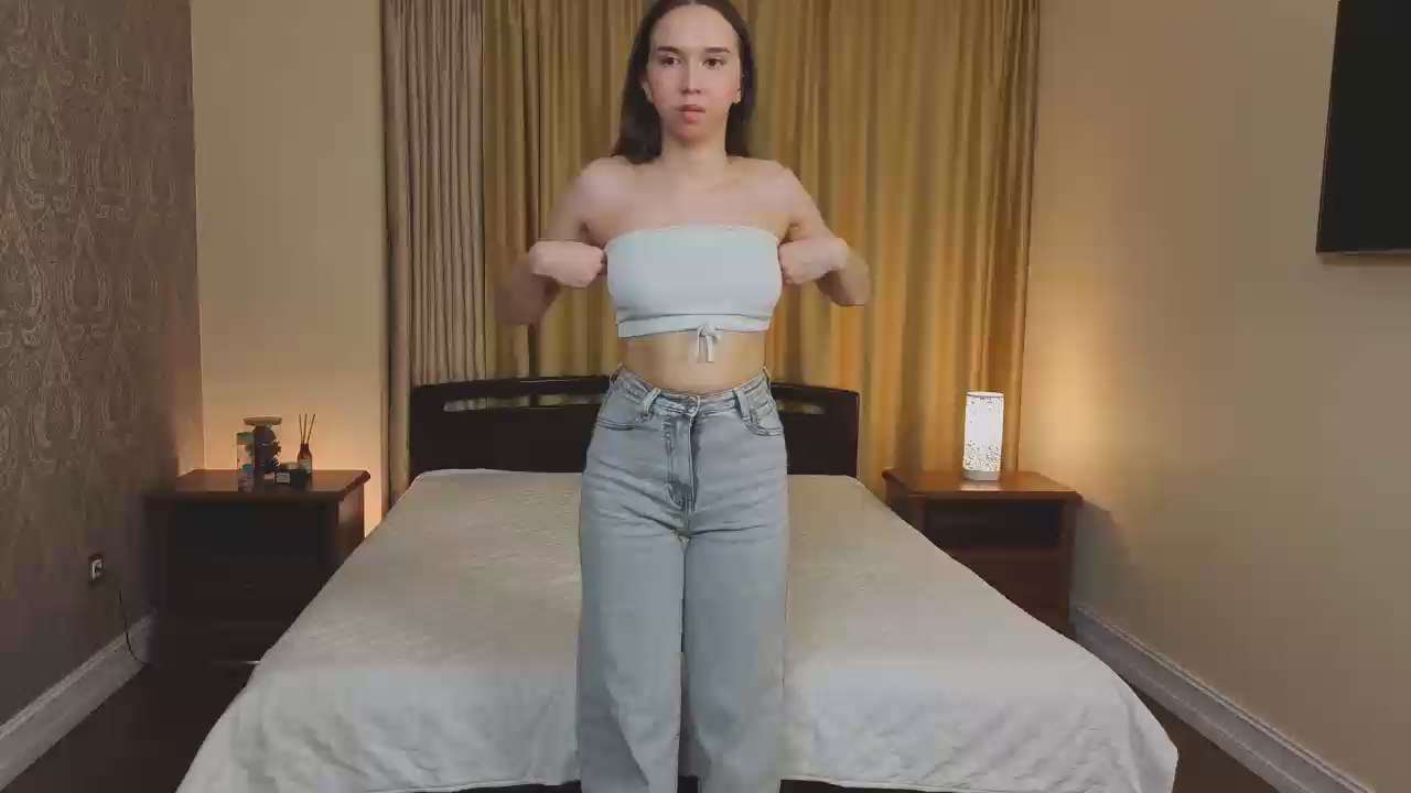 Sex chat gratuit in direct cu PhilippaCrute pe Cam4