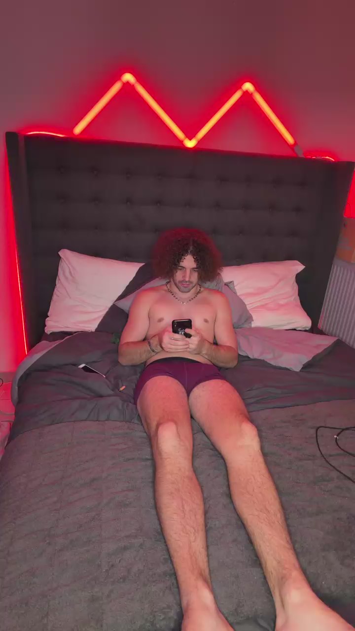Pornchanel live cam model at Cam4