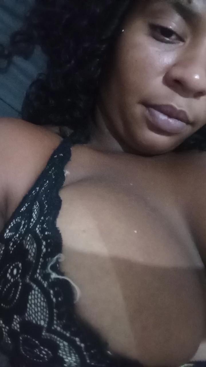 Sex chat gratuit in direct cu Pretinh4a081 pe Cam4