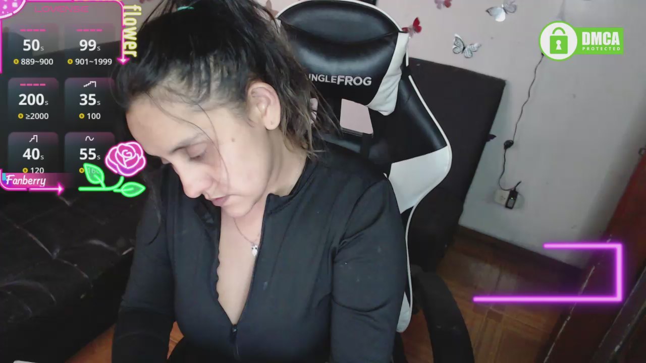 Raisse_ live cam model at Cam4