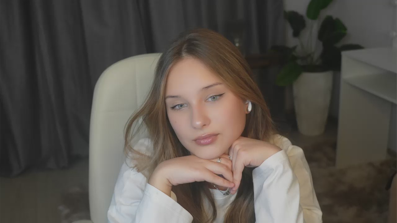  RitaFrisbey chat room