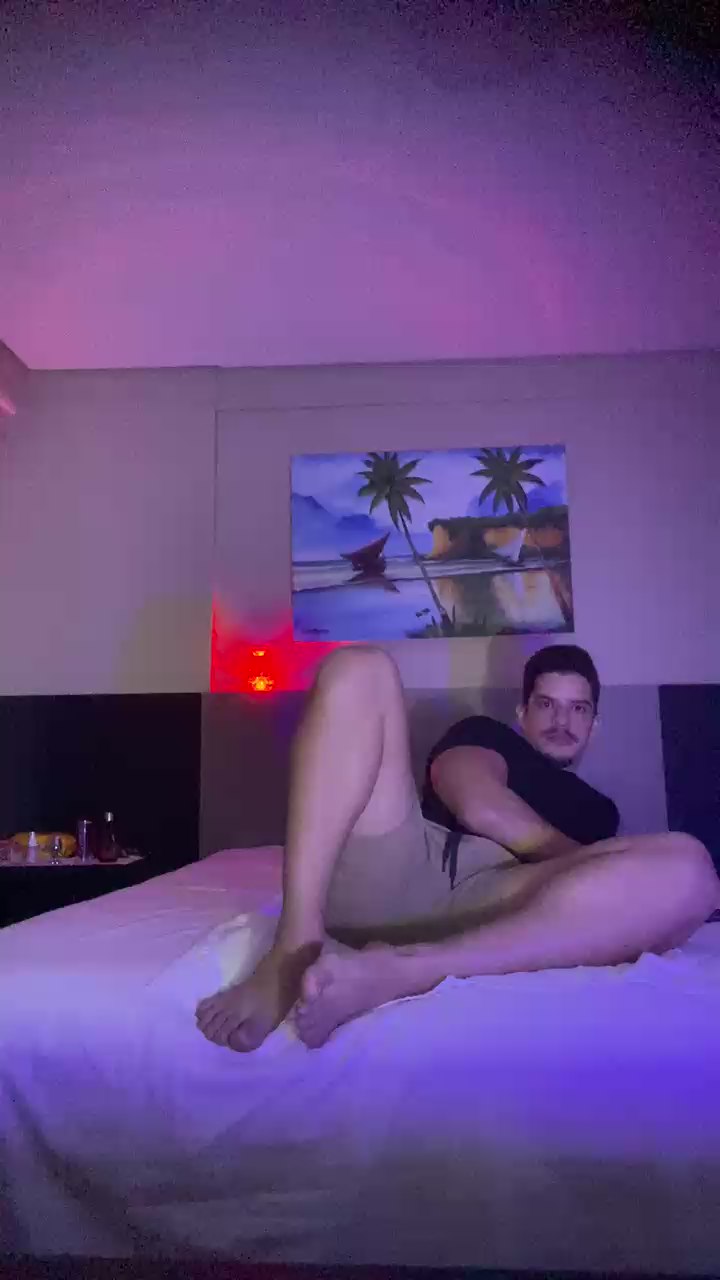 Rodrigomoraiix live cam model at Cam4