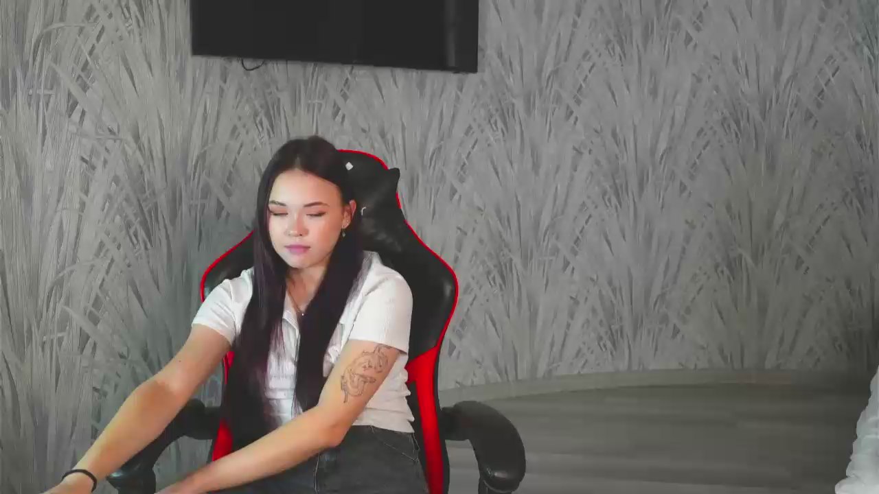 RosannDokka live cam model at Cam4