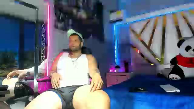 Samuelcroos live cam model at Cam4