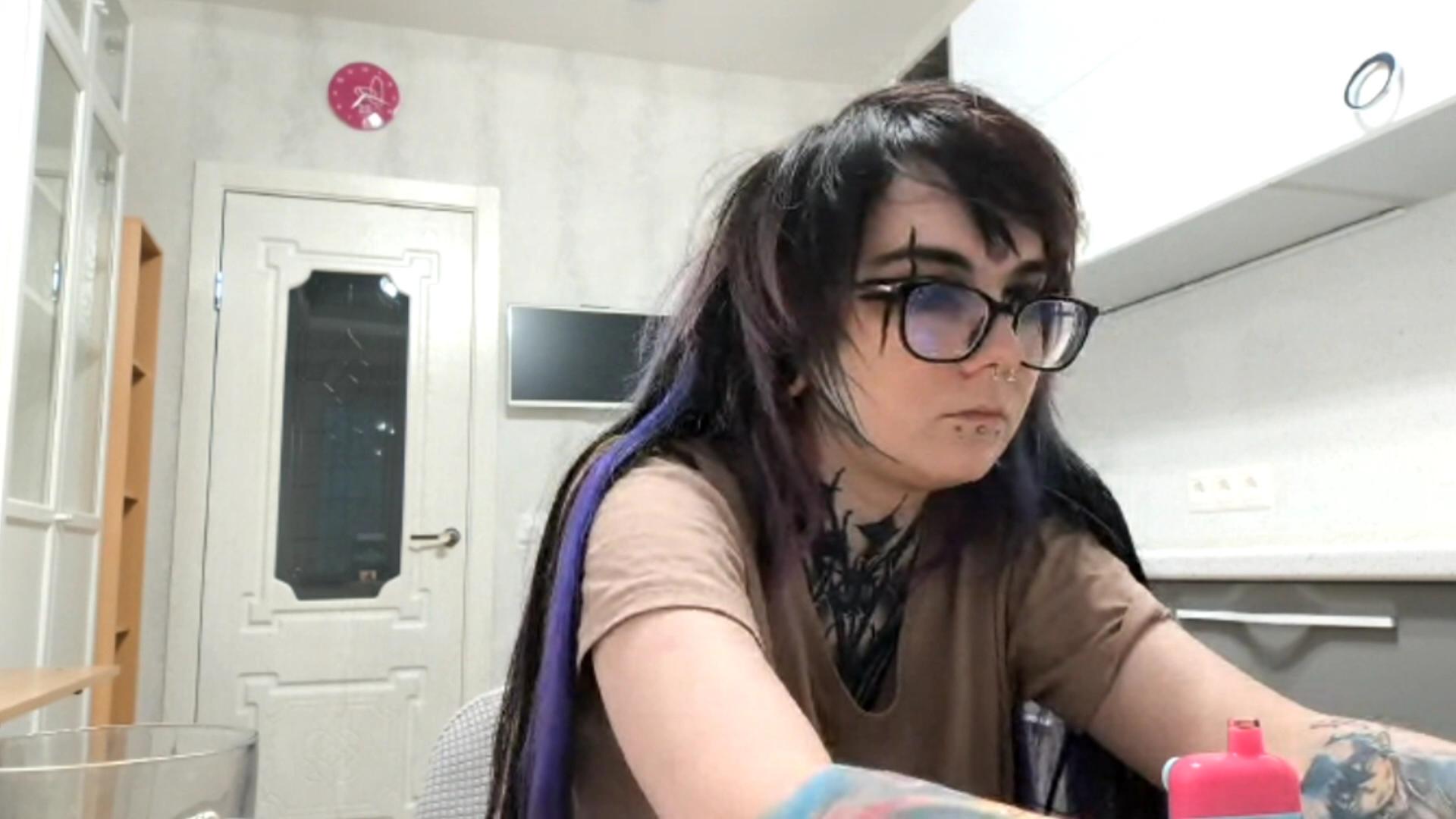 Watch SeleneLettre live on cam on Cam4