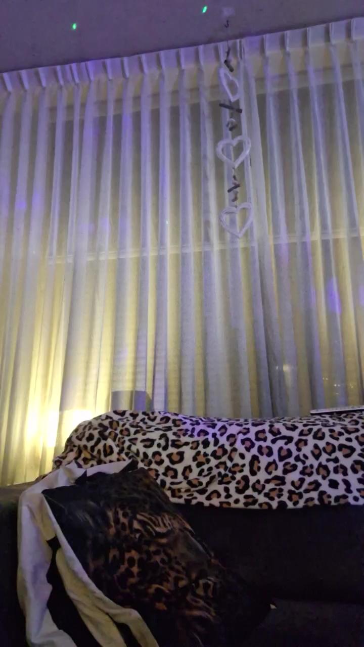 SexyDavy19795 live cam model at Cam4