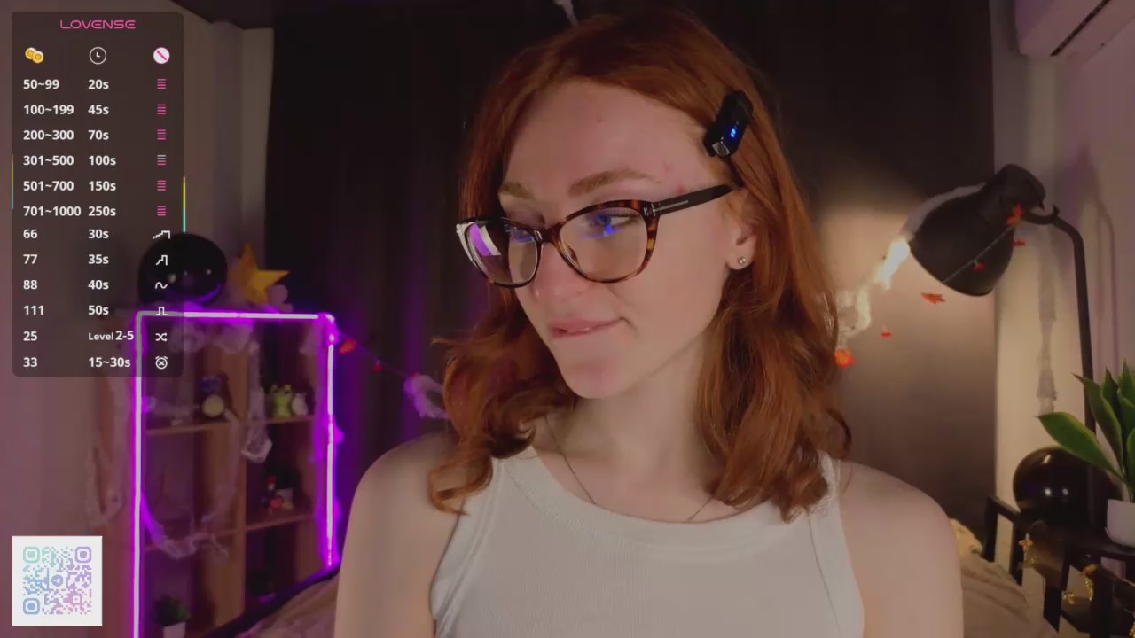 SharriSaenger live cam model at Cam4