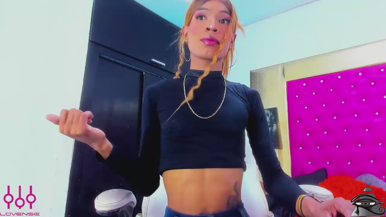 SkarletPriinces live cam model at Cam4