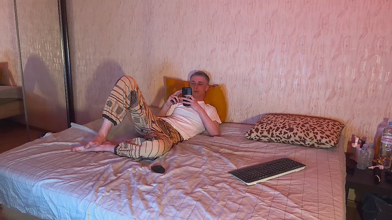  SlavBoy707 chat room