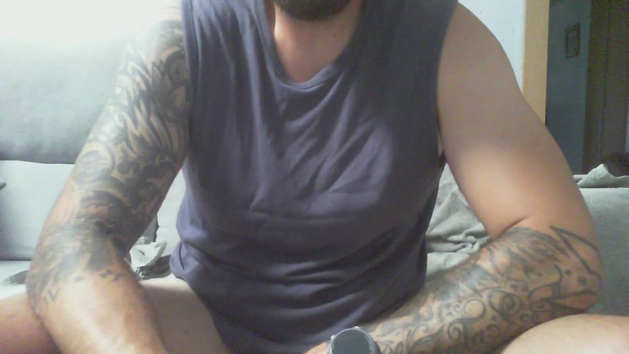 Watch  TattooSparta live on Cam4