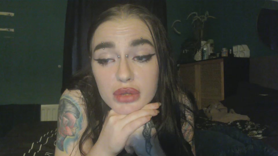 Watch TattooedSiren live on cam on Cam4
