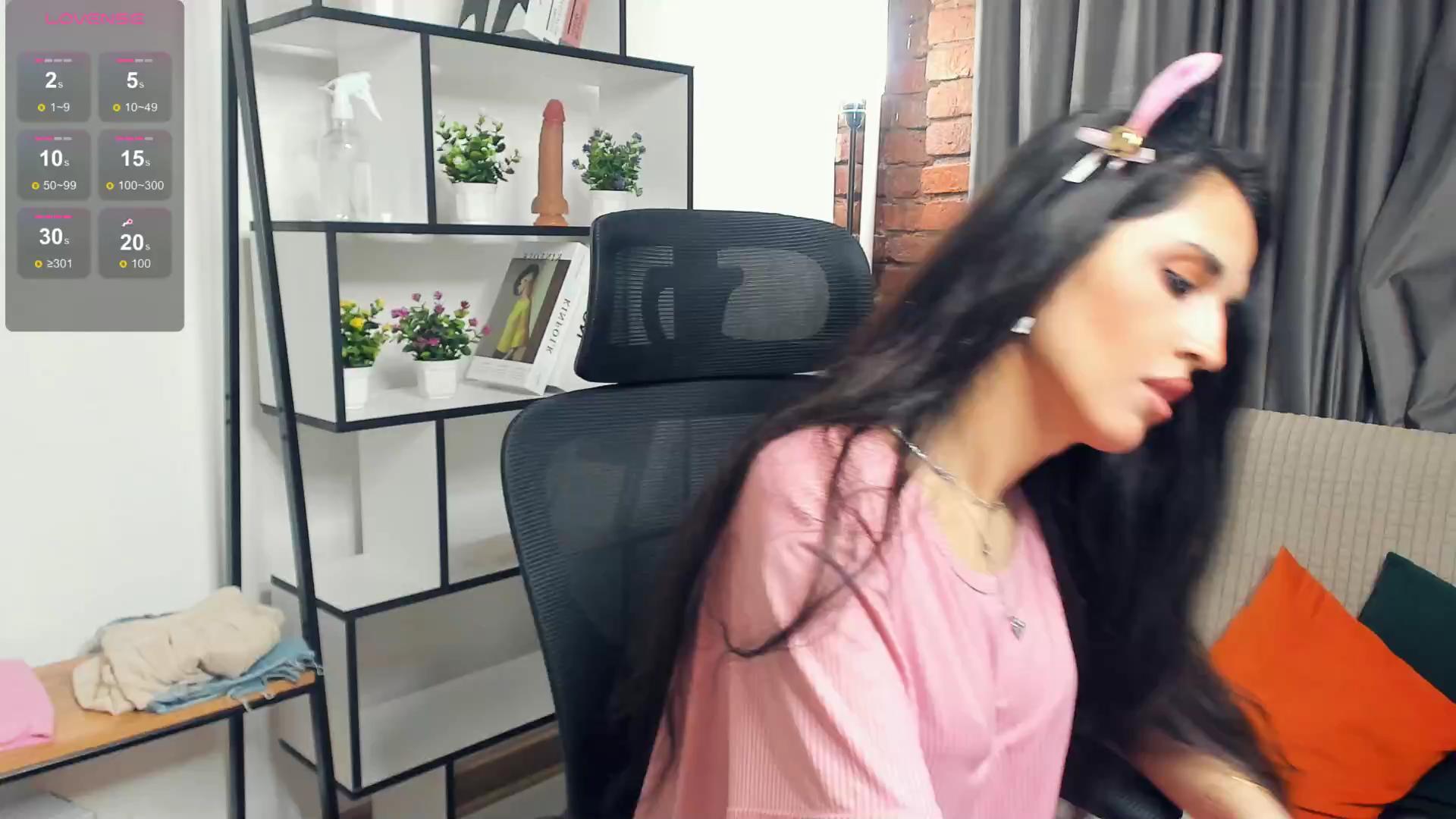 Sex chat gratuit in direct cu VelvetStorm pe Cam4