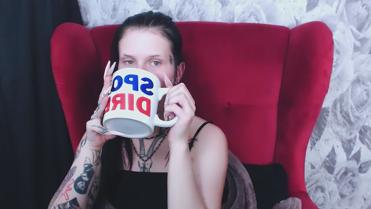 Watch VenomDoll live on cam on Cam4