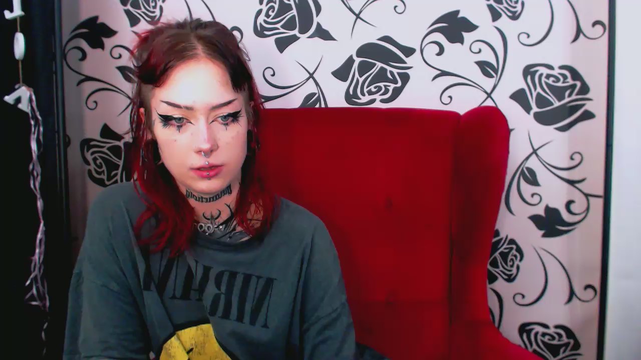 Watch  ViviaDark live on Cam4