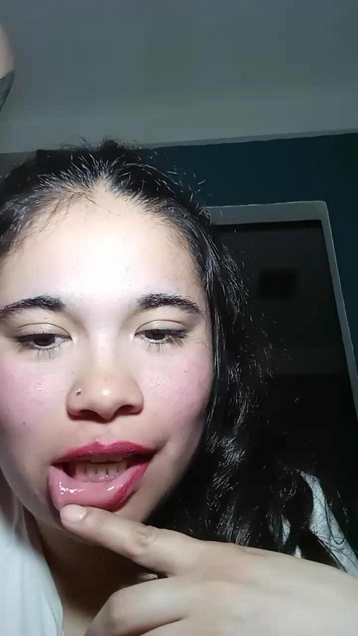 YaniiEze2025 - live cam model from Argentina