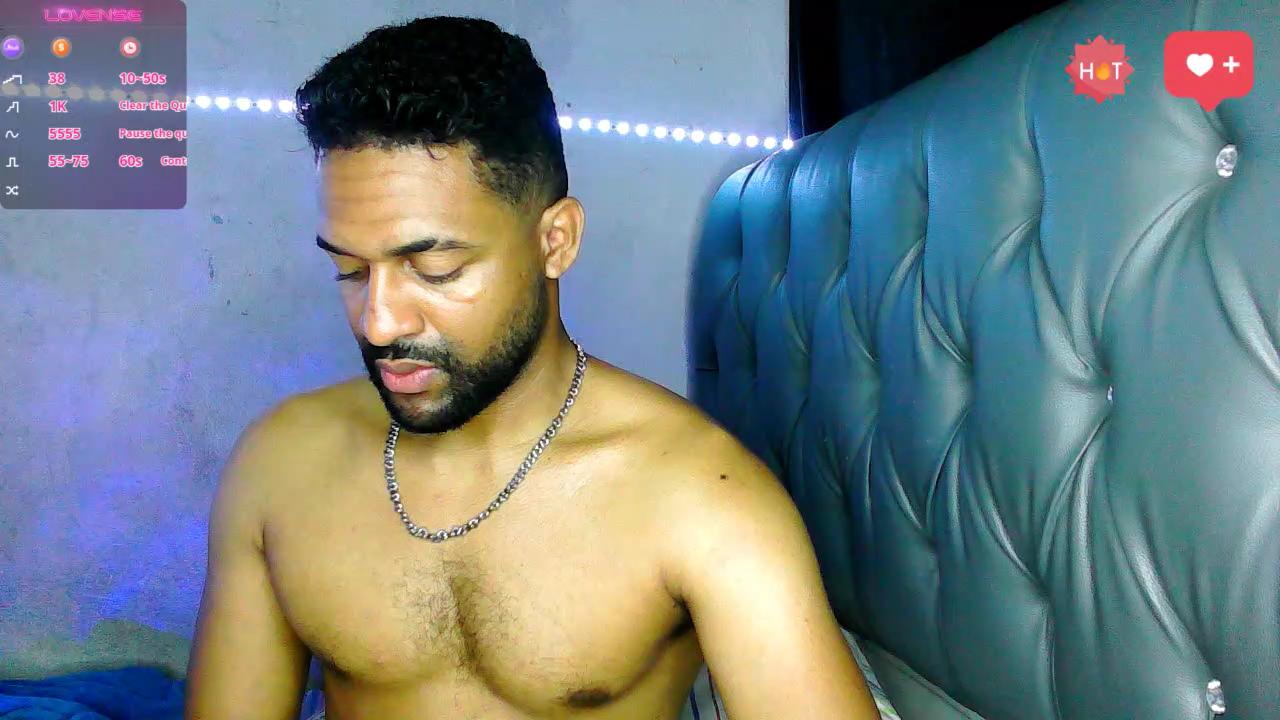 Watch bbcblackhot33 live on cam on Cam4