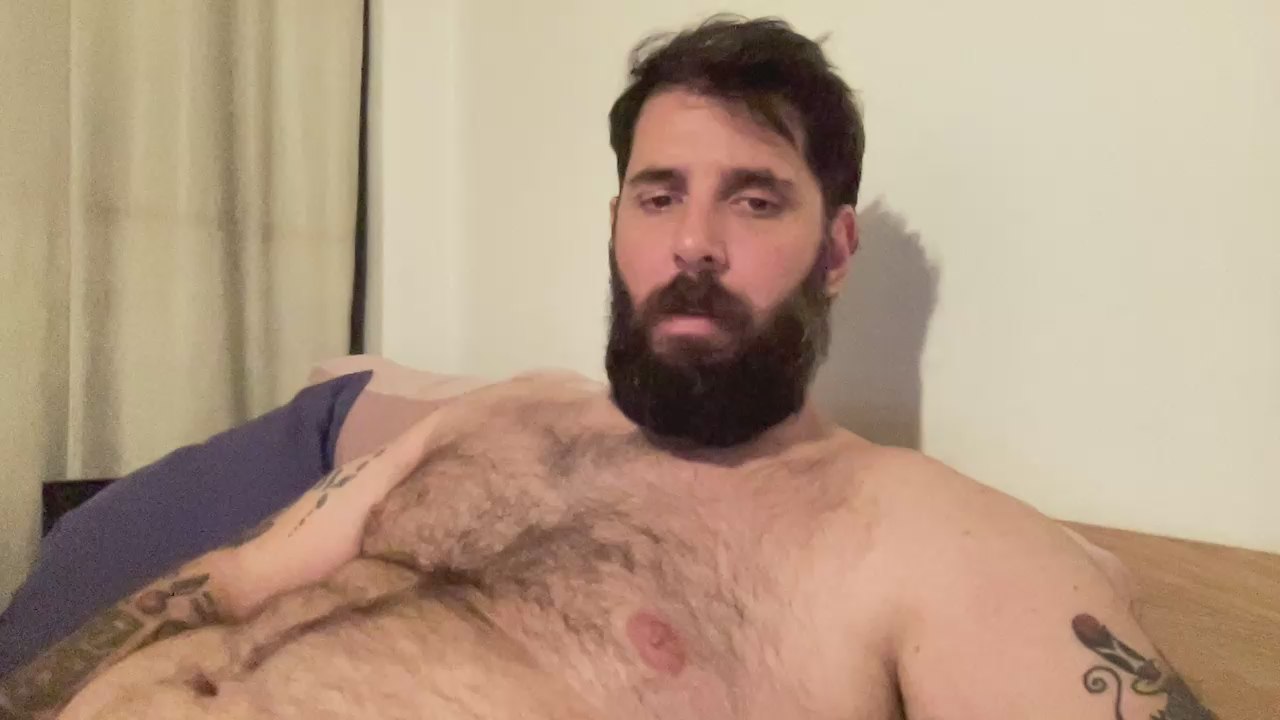 Watch  bear3393 live on cam at Cam4