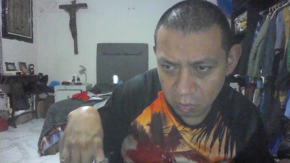 bycarlos00 live cam model at Cam4