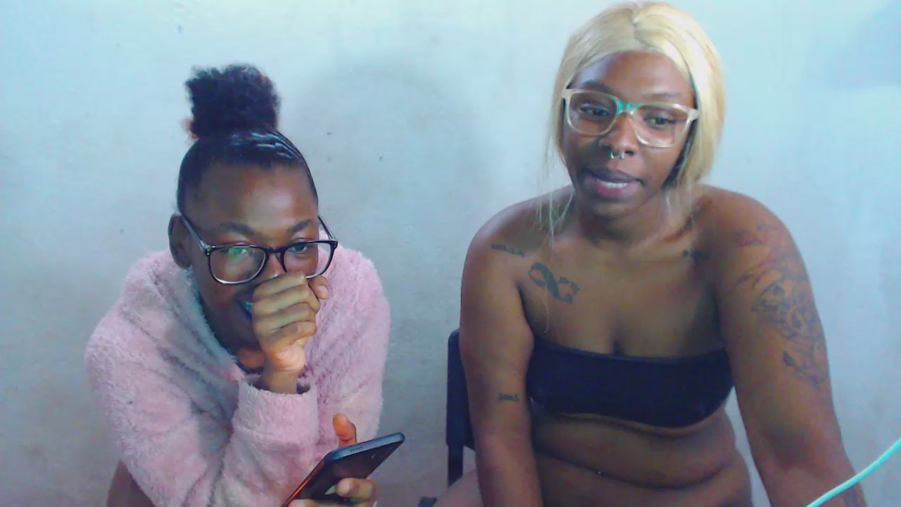 Watch  ebony_chayna_s1 live on Cam4