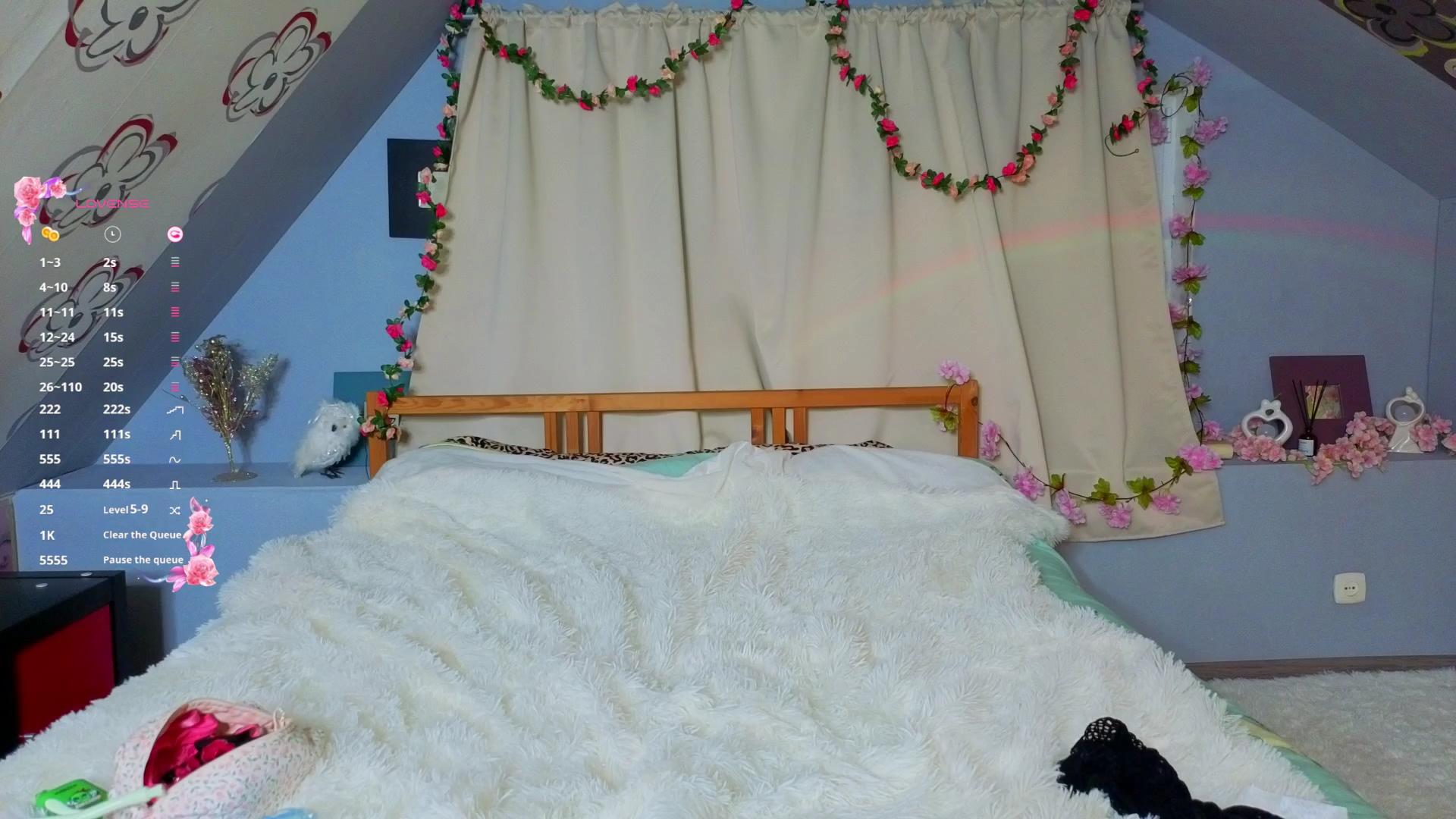 elaravyne live cam model at Cam4