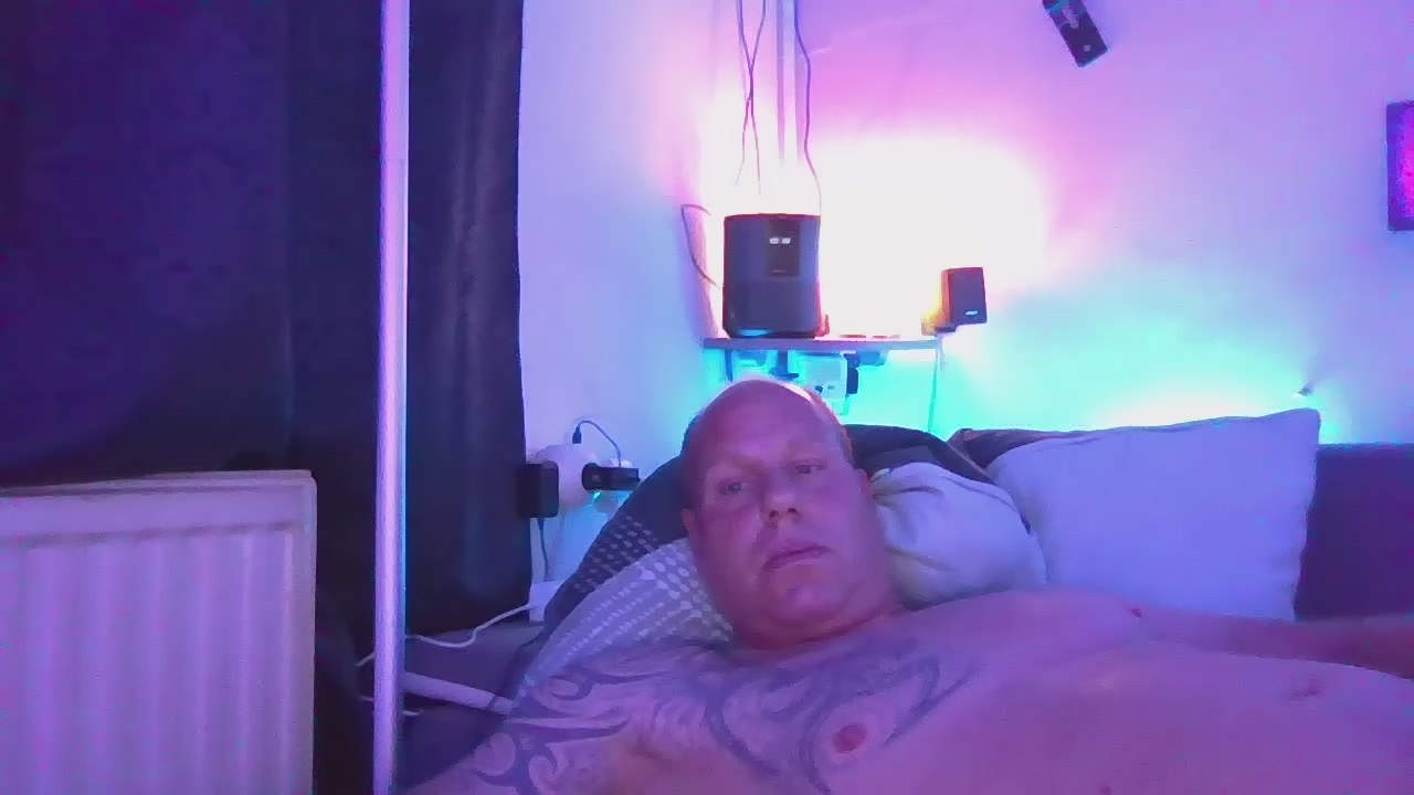 eos41 live cam model at Cam4