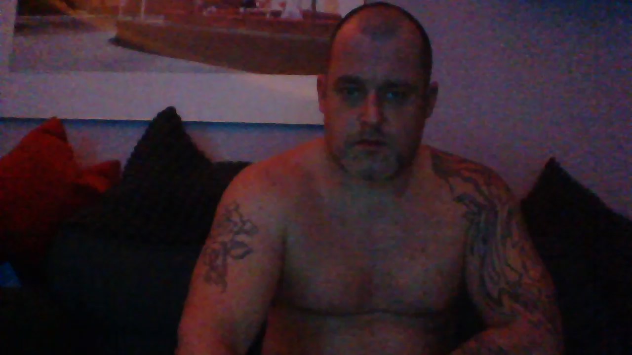 Watch  er29bln live on Cam4