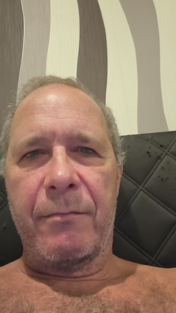 Watch funkyfiskus live on cam on Cam4