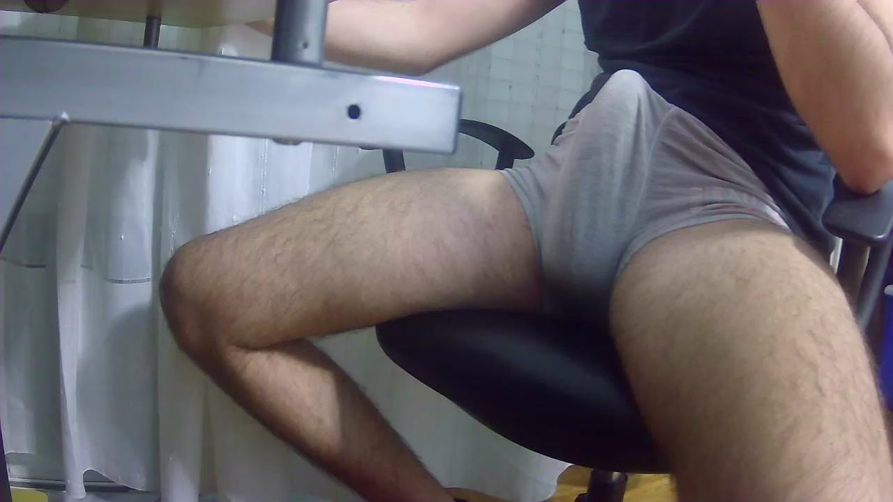 Watch greekheca live on cam on Cam4