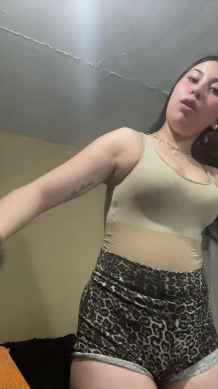 Sex chat gratuit in direct cu hottll2 pe Cam4