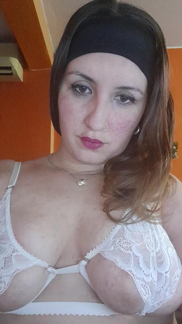  lunacapricorni1 chat room