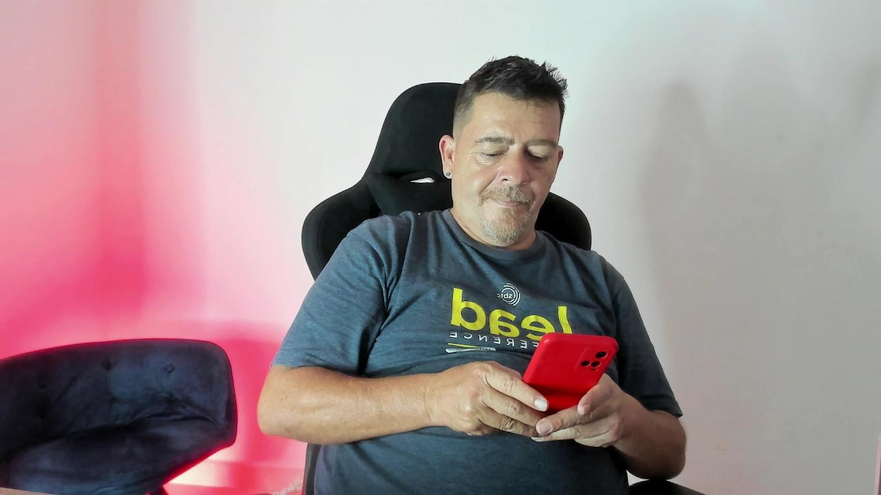 massianger_xxx live cam model at Cam4