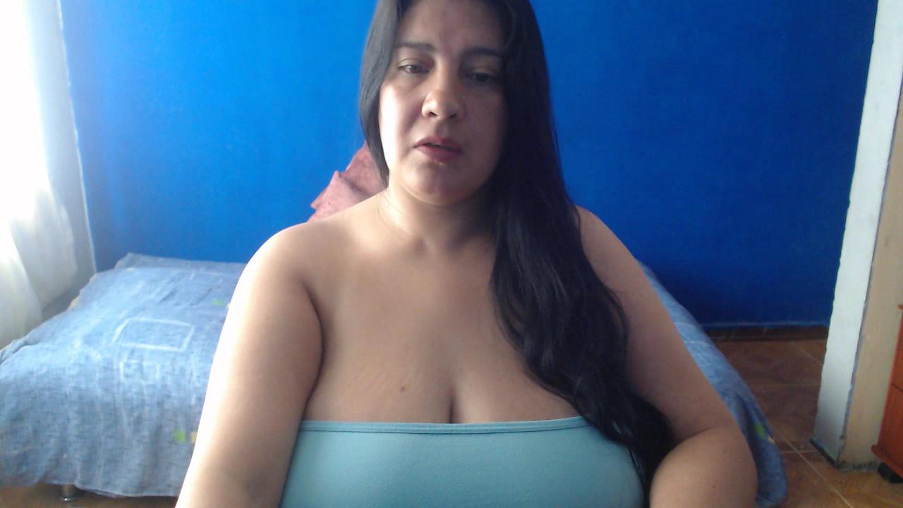 matureealexa live cam model at Cam4