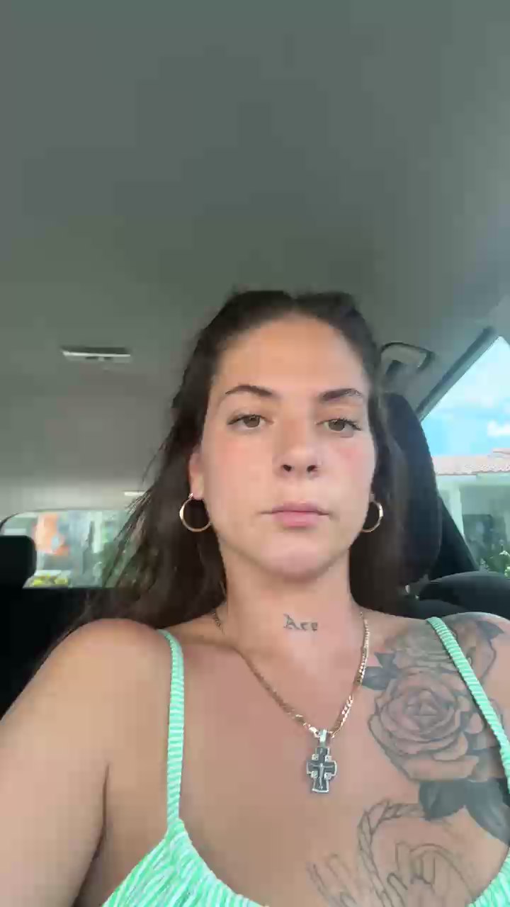 momacita_ live cam model at Cam4
