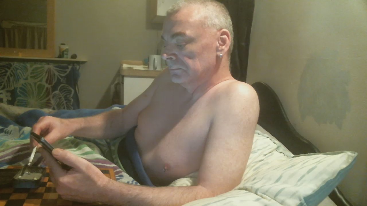 mrbean74 live cam model at Cam4