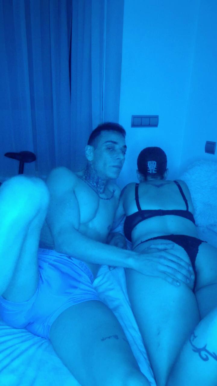 rafanoemi2 live cam model at Cam4