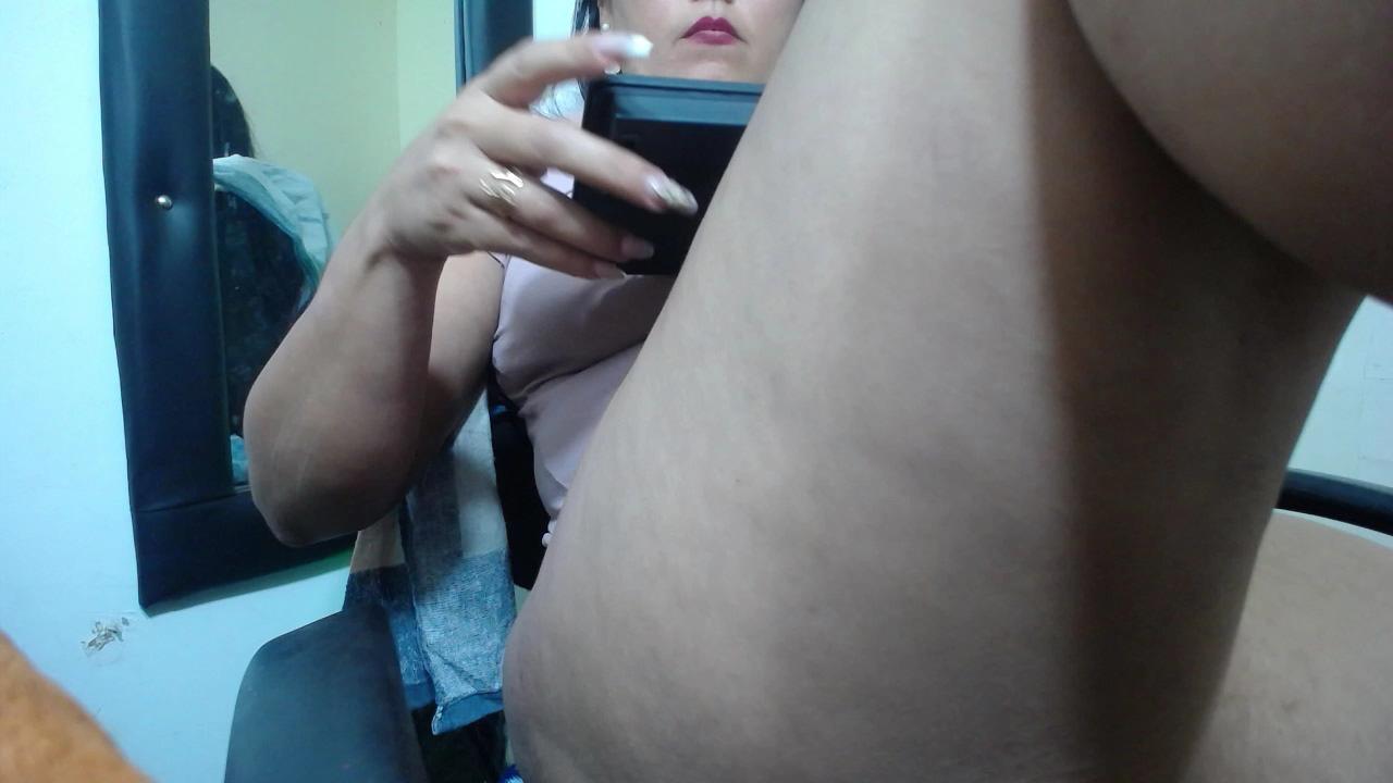 trisha_2024 live cam model at Cam4