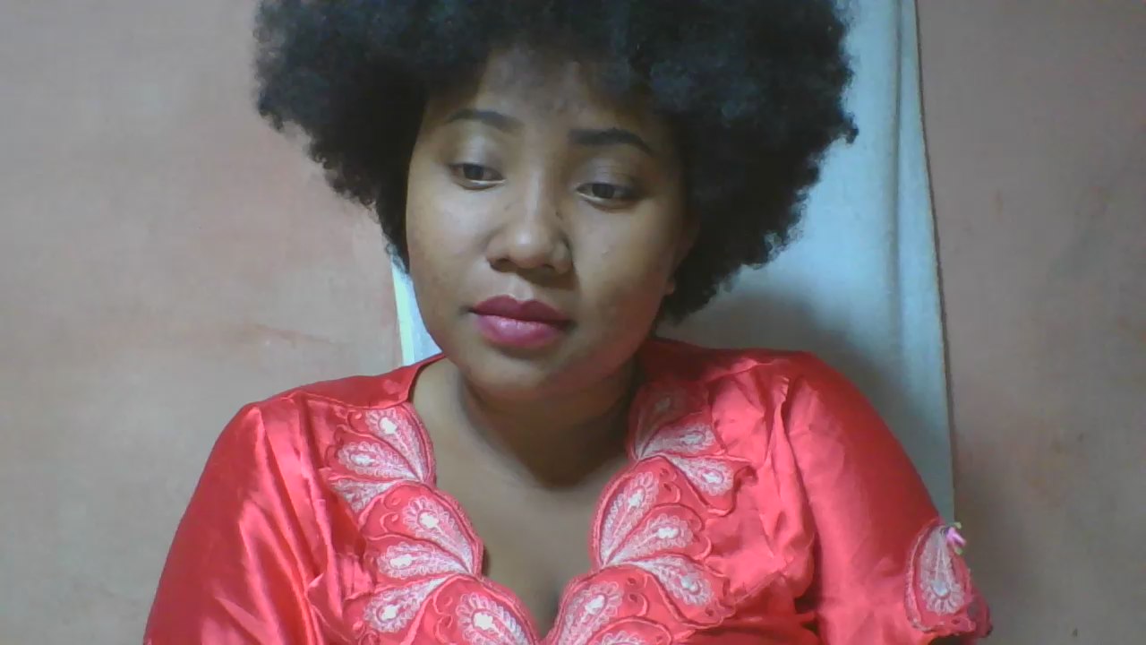 viola84 live cam model at Cam4