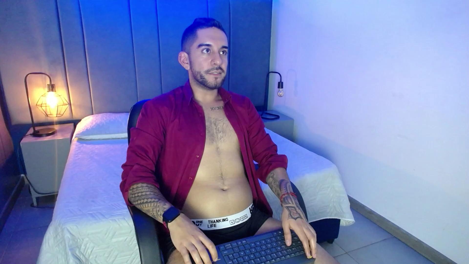 Watch wolffp29 live on cam at Cam4