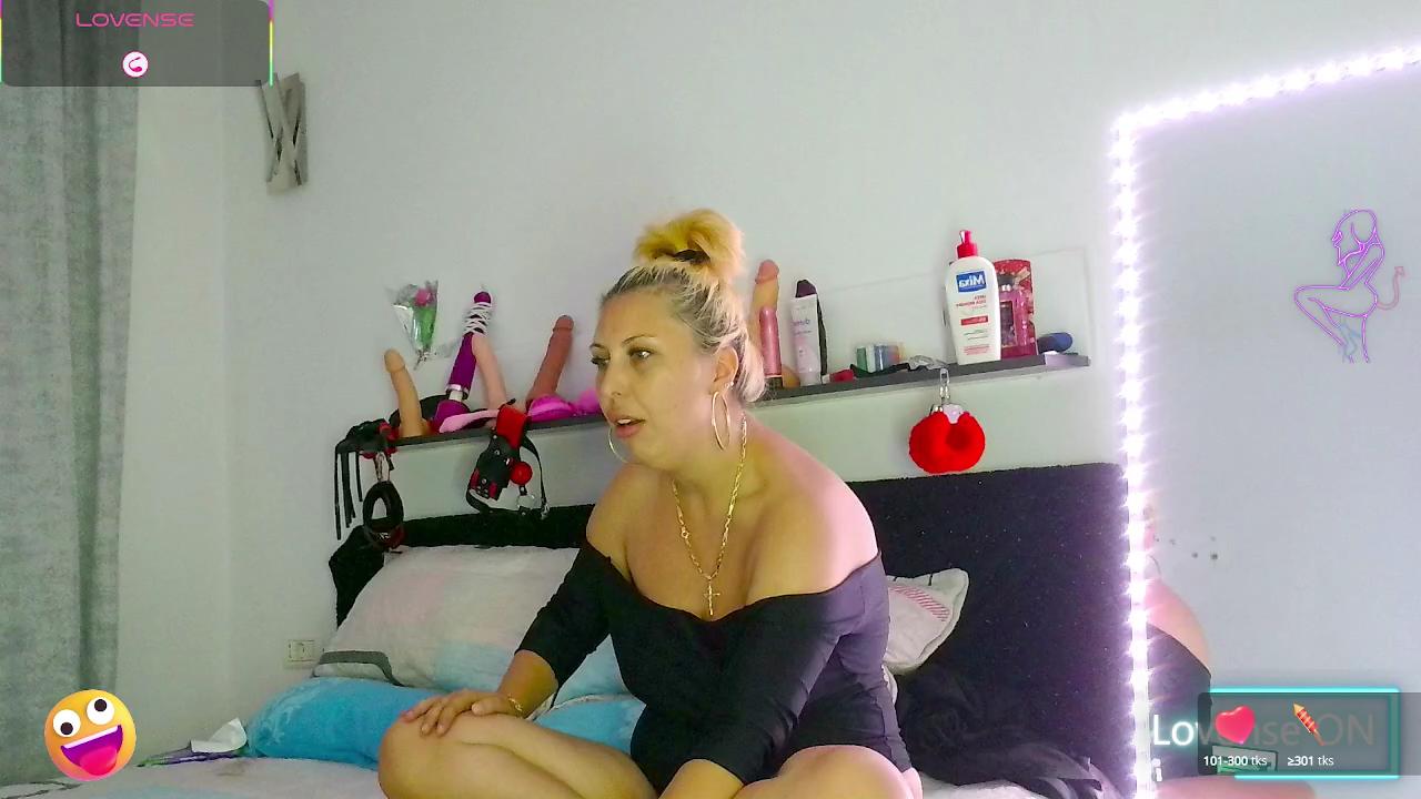 your_fantasy22 live cam model at Cam4