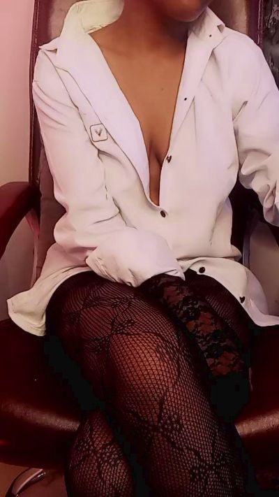 18_doll live cam on Cam4