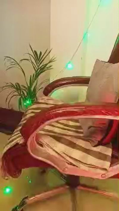 18_doll live cam on Cam4